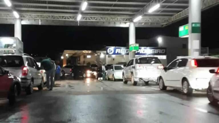 Greve de tanqueiros em Minas Gerais é suspensa, menos de 2 dias após início