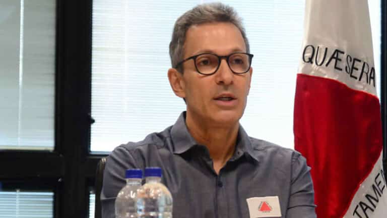 Romeu Zema anuncia congelamento do ICMS do diesel em Minas Gerais