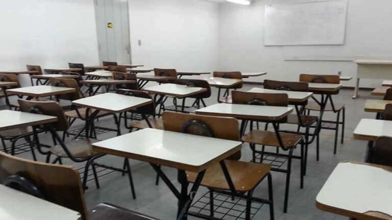 Aulas presenciais serão obrigatórias a partir de 3 de novembro em Minas Gerais