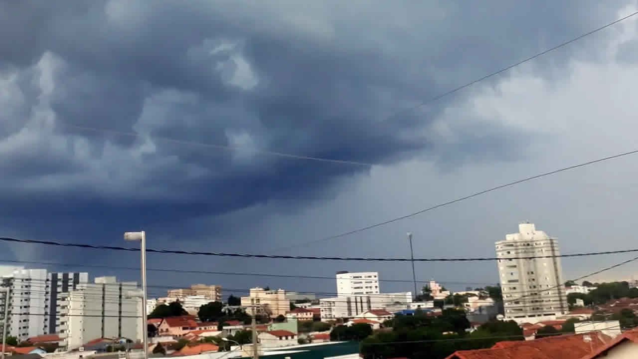 Tempestades e ventos de até 100Km/h devem atingir João Pinheiro e outras 276 cidades em Minas