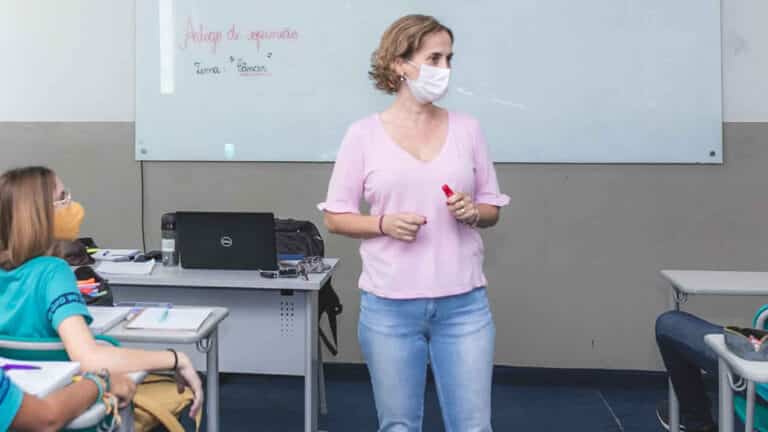 Associação Tina inspira professora a promover concurso de redação com a temática do câncer em João Pinheiro