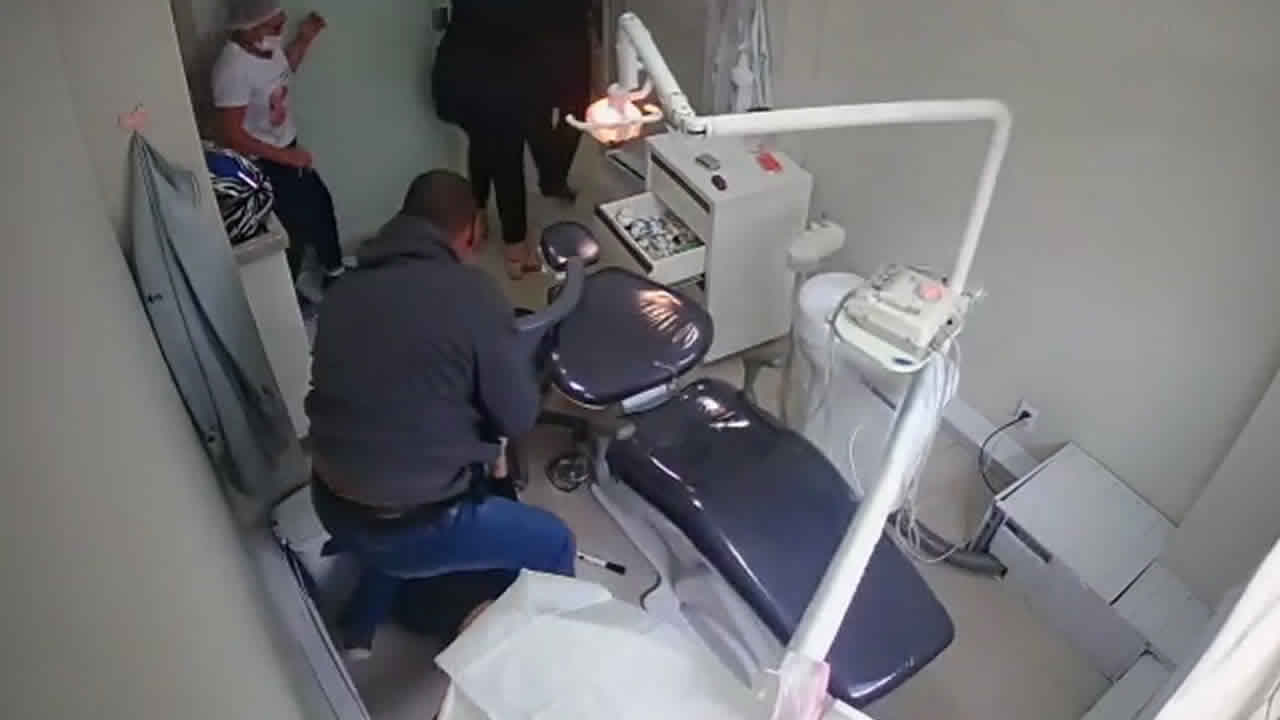 De boca aberta na cadeira do dentista, PM reage a assalto e deixa um ladrão baleado no DF; veja o vídeo