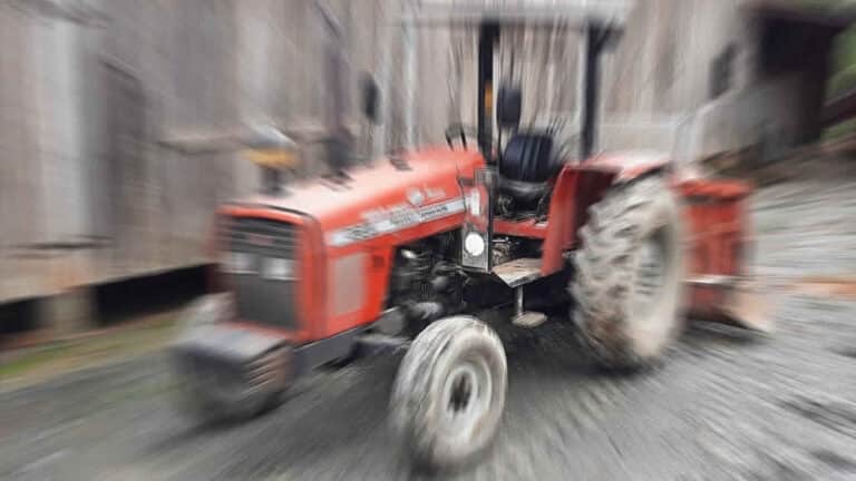 Criminosos furtam trator de propriedade rural na Rural Minas 2 em João Pinheiro
