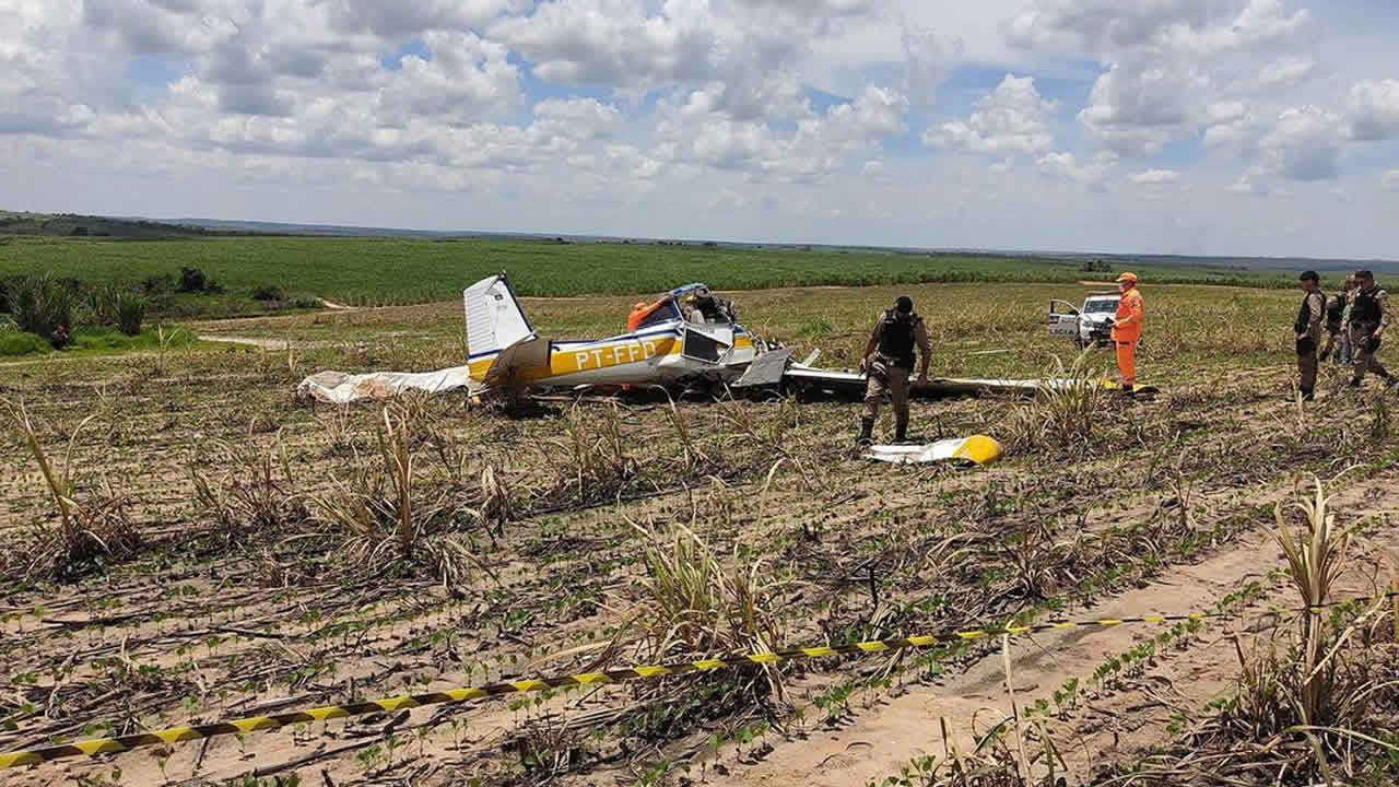 Avião pulverizador cai e piloto morre em lavoura na zona rural de João Pinheiro