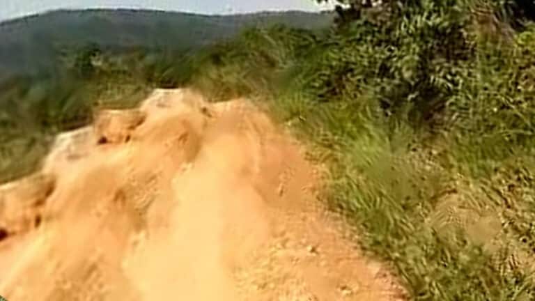 Moradora de Santa Luzia reclama das condições da estrada e cobra providências em João Pinheiro