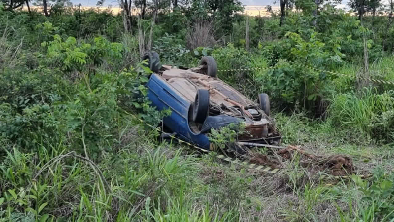Motorista de 42 anos perde o controle da direção e morre em grave acidente na BR-040 próximo a João Pinheiro