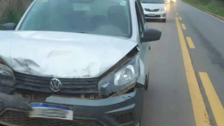 Motorista colide na traseira de veículo após tentativa de ultrapassagem na MG-181 em João Pinheiro