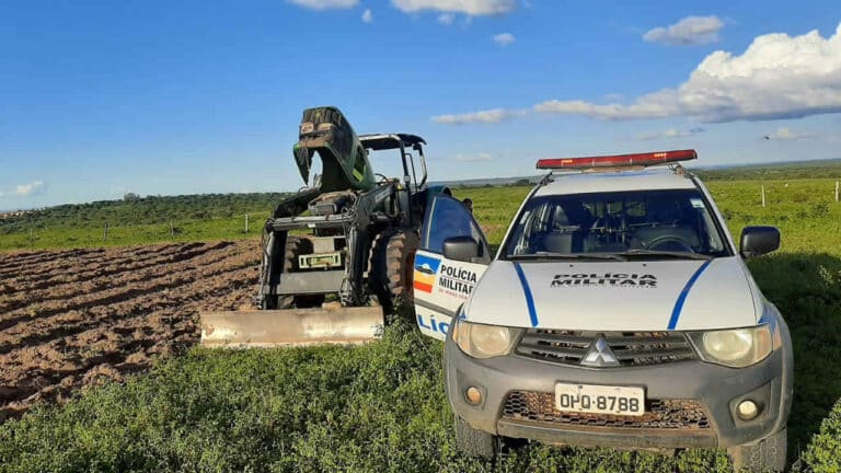 Trator furtado em Vazante é recuperado em João Pinheiro e suspeito de 49 anos acaba preso