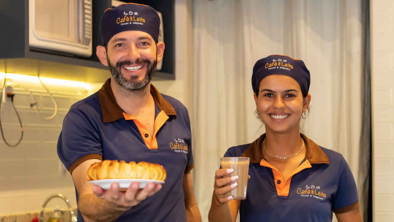 Café com Leite prepara promoção de aniversário para comemorar seu primeiro ano de existência no comércio pinheirense
