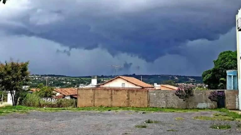 Temporal pode atingir João Pinheiro e outras 612 cidades de Minas Gerais entre sexta e sábado