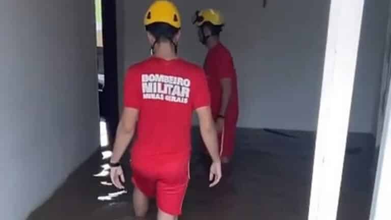 Bombeiros são acionados para resgatar vítimas que sofreram com alagamentos em João Pinheiro