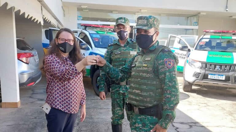 Polícia Militar de João Pinheiro recebe duas caminhonetes 0 km; veículos farão parte da frota ambiental