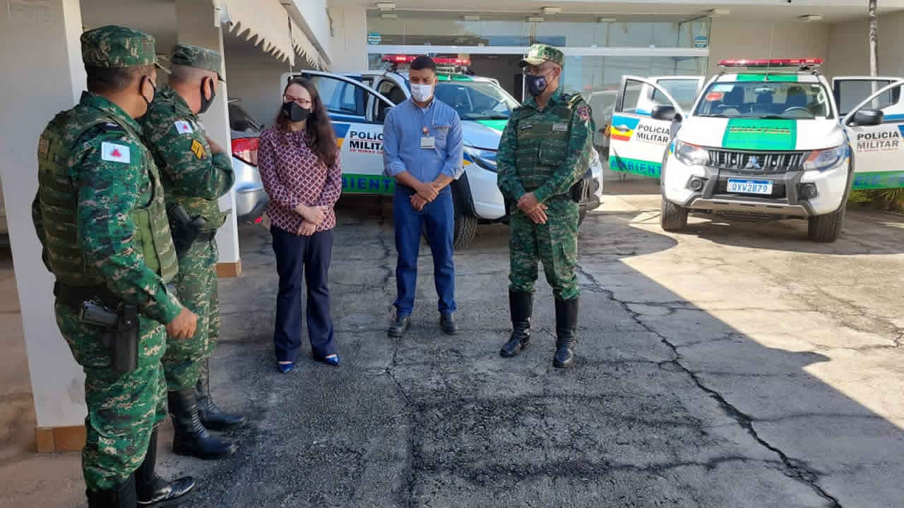 Polícia Militar de João Pinheiro recebe duas caminhonetes 0 km; veículos farão parte da frota ambiental