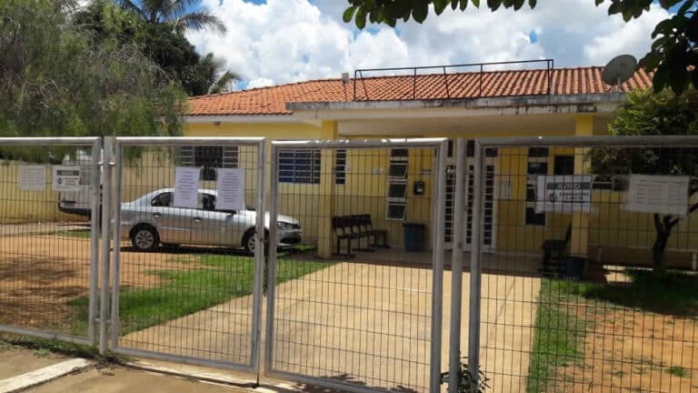 Moradores de JK reclamam da superlotação do PSF; um médico atende toda a população, além de outros distritos