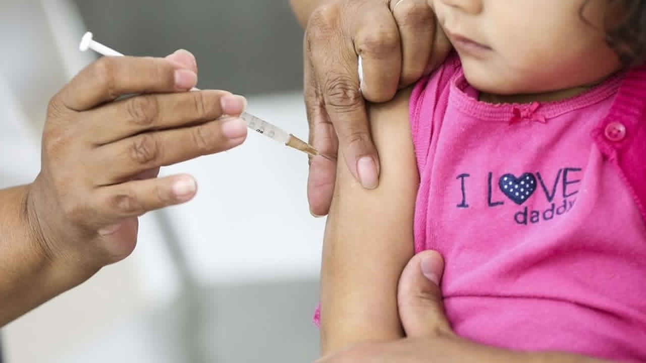 Governo de SP descarta relação de vacina com parada cardíaca em menina