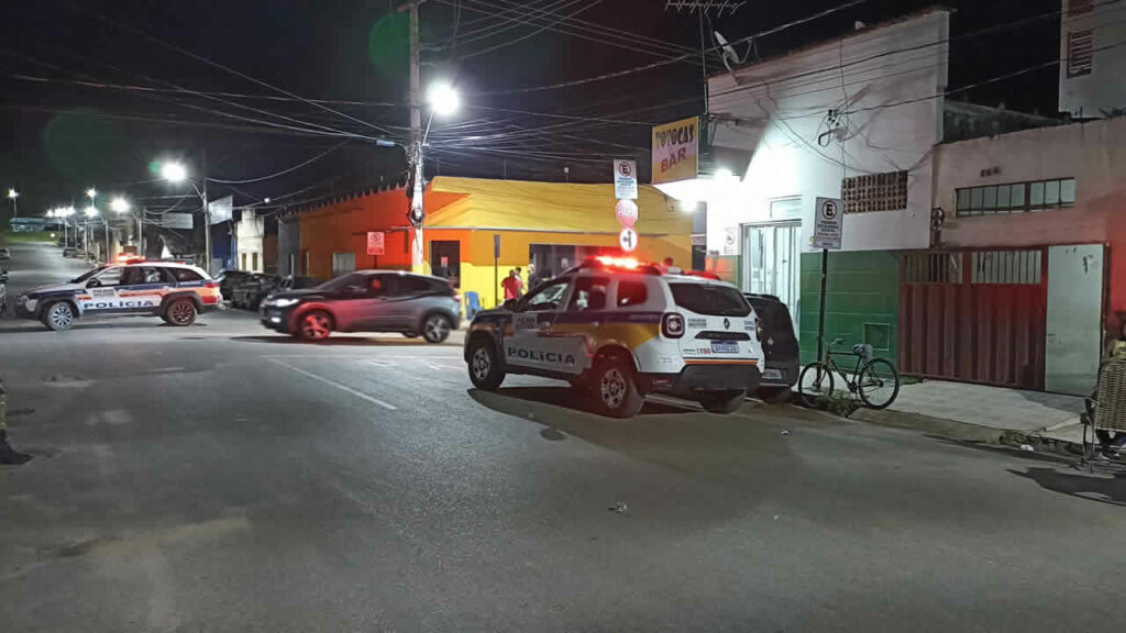 Algazarra com som alto, brigas e confusão marca noite de domingo em bar no Centro de João Pinheiro
