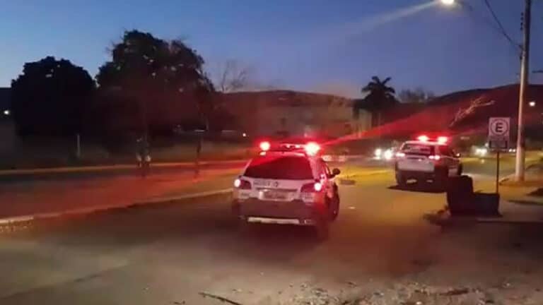 Mãe se arma com facão para defender filha de ex-namorado e é agredida com enxadada na cabeça em Brasilândia de Minas