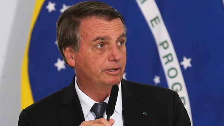 Bolsonaro anuncia reajuste de 33,24% no piso de professores da educação básica; remuneração mínima sobe de R$ 2.886,24 para R$ 3.845,62
