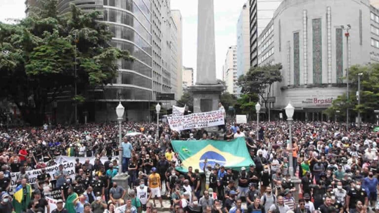 Forças policiais de MG entram em greve após manifestação em BH; 46 policiais pinheirenses participaram do ato