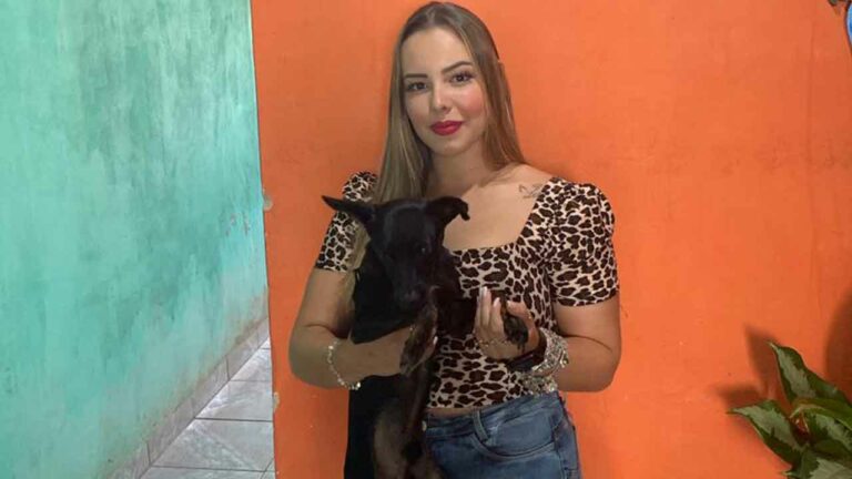 Jovem desesperada pede ajuda para encontrar cachorro de estimação em João Pinheiro