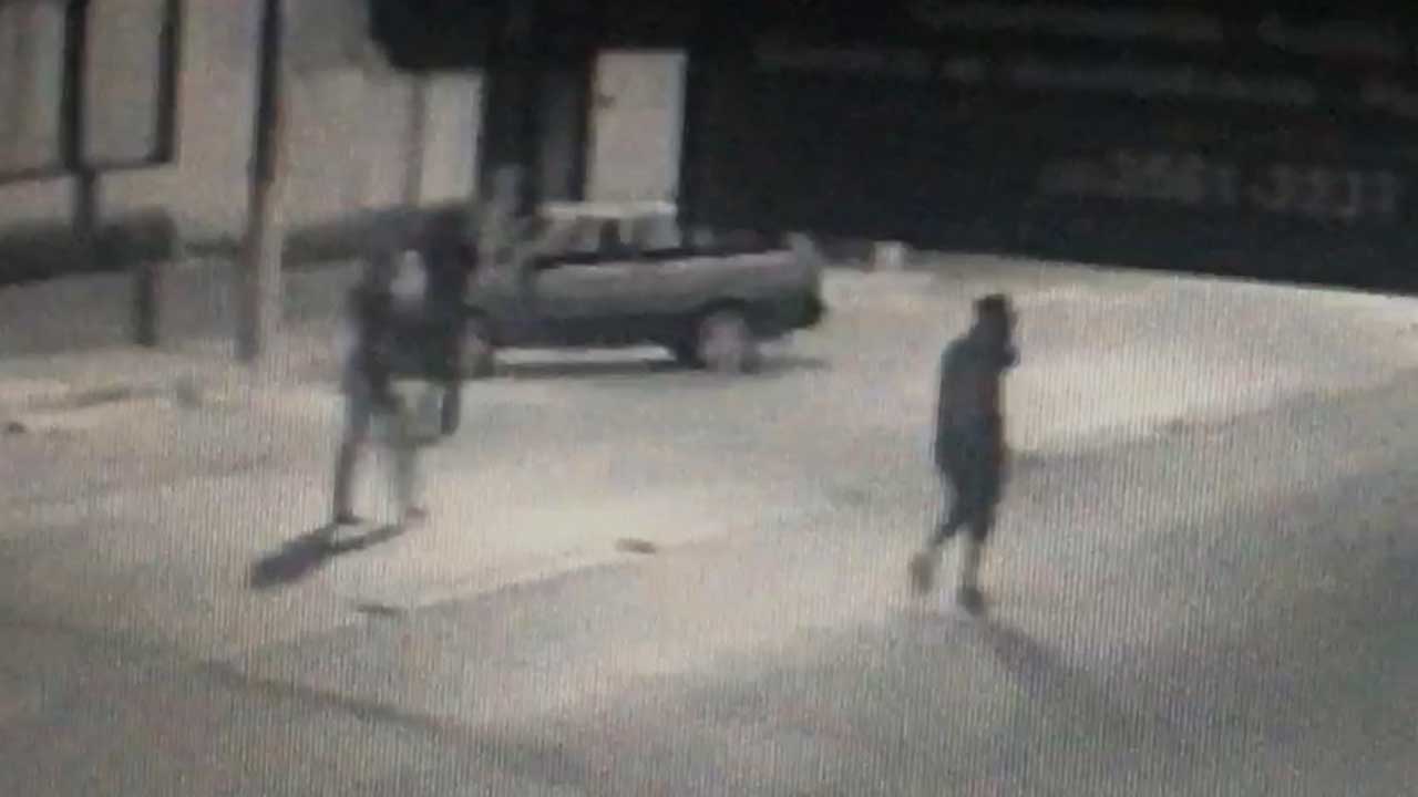 Vídeo: criminosos furtam veículo durante a madrugada no Centro de João Pinheiro
