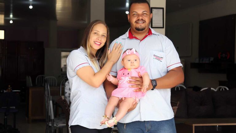 Empreendedor de 30 anos recebe prêmio de destaque empresarial no primeiro ano que o disputou em João Pinheiro