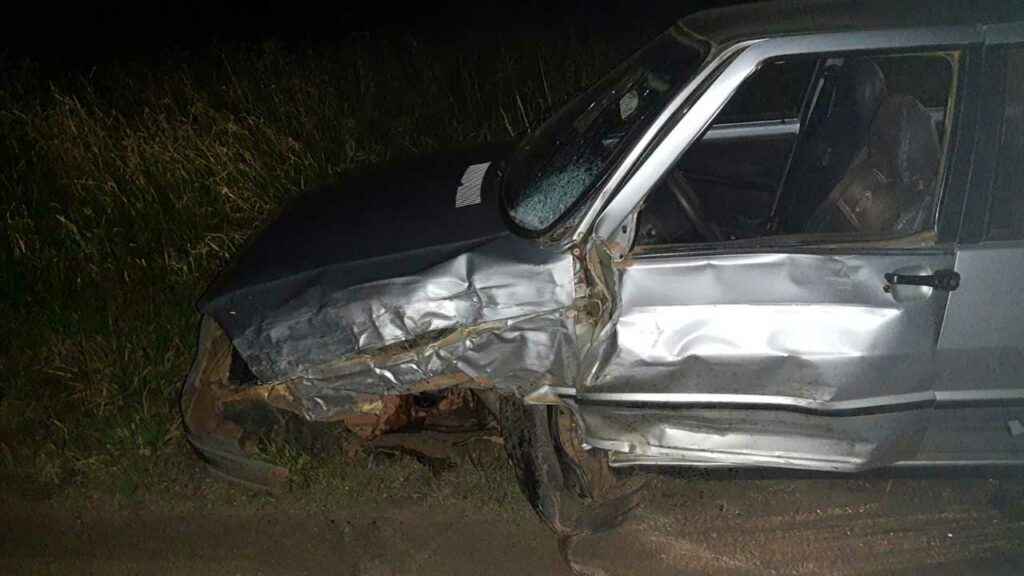 Motorista causa acidente ao tentar ultrapassagem em local proibido na MGC-354, em Presidente Olegário