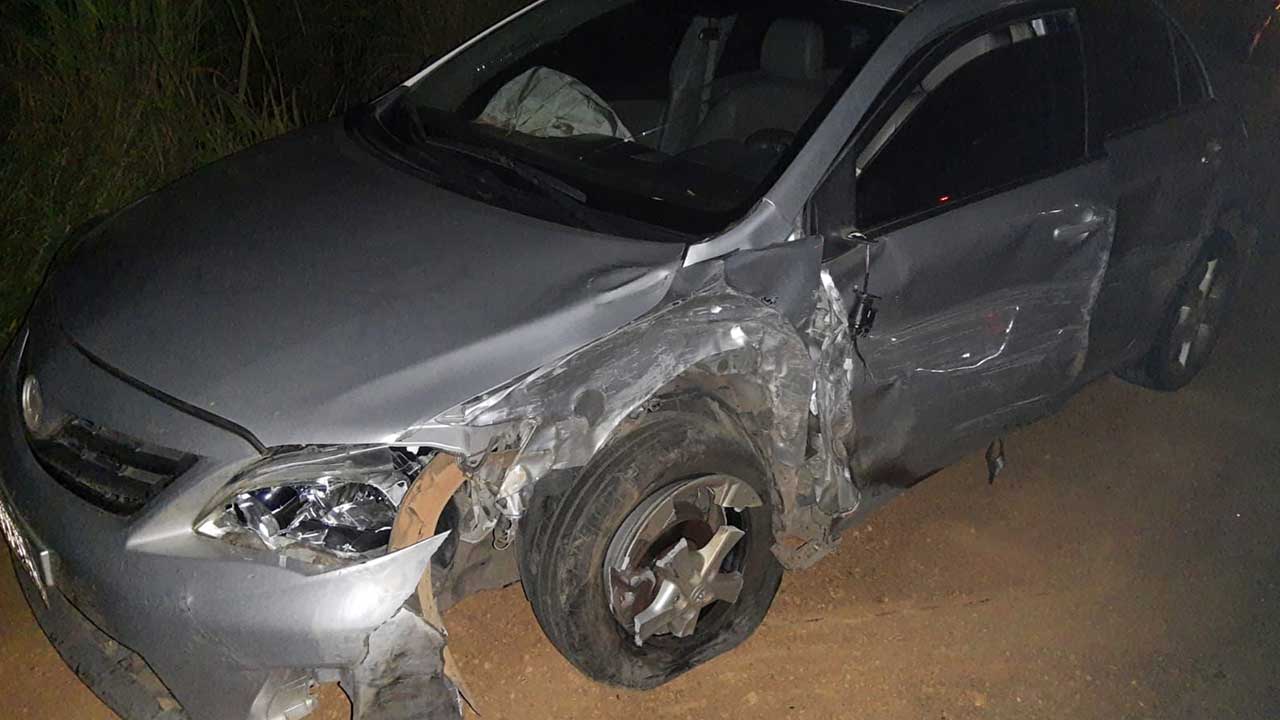 Motorista causa acidente ao tentar ultrapassagem em local proibido na MGC-354, em Presidente Olegário