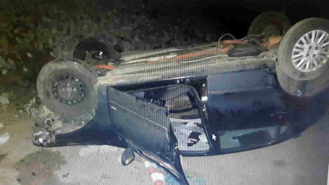 Motorista não vê desvio da MGC-354, bate em monte de brita e capota veículo em Presidente Olegário