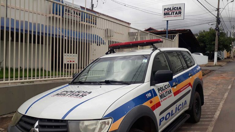 Criminosos abatem gado ainda no pasto para furtar carne próximo à Prainha, em João Pinheiro