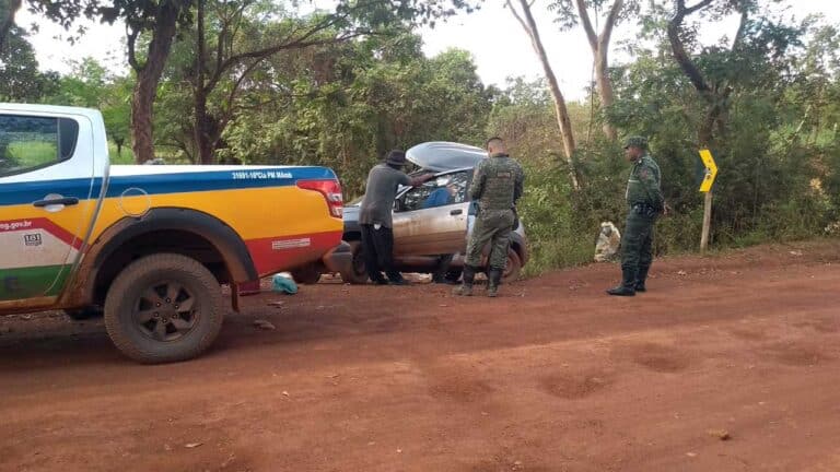 Polícia realiza operação contra pesca irregular e apreende 8 quilos de pescado no Rio Paracatu e Entre Ribeiros