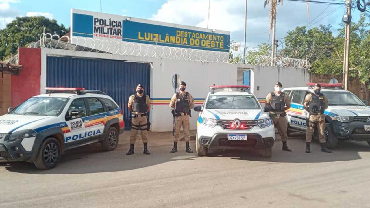 Mulher insulta policiais militares e acaba presa por desacato em Luizlândia do Oeste (JK)