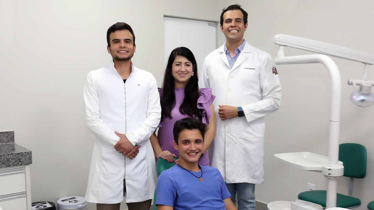 Pinheirense conta sobre suas experiências com a OdontoCompany, principal clínica odontológica de João Pinheiro