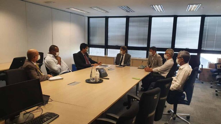 Autoridades vão à Cidade Administrativa cobrar melhorias na AF de João Pinheiro e Brasilândia de Minas