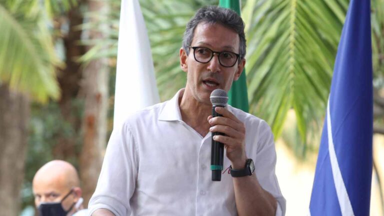 Romeu Zema confirma liberação de máscaras em locais fechados em Minas Gerais