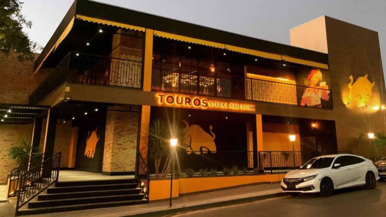 Touros promove rodízio beneficente para ajudar Associação Tina Sorriso que Cura; saiba o dia e como participar