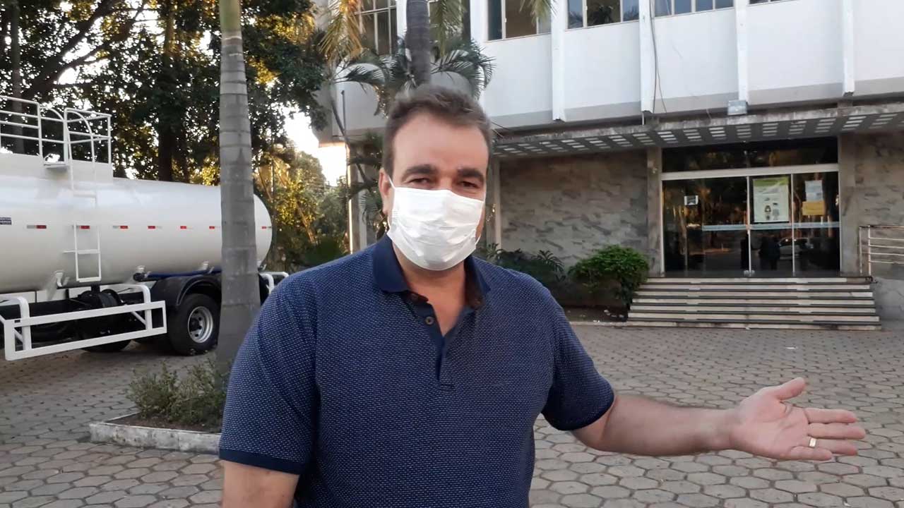 Prefeito de João Pinheiro torna facultativo o uso de máscaras em lugares abertos e fechados