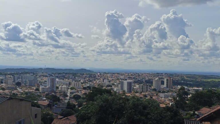 João o Pinheiro chega a 153 casos prováveis de dengue e autoridades alertam para possível surto