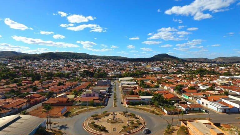 Pinheirense é preso em Vazante acusado de ter esfaqueado homem durante briga; vítima foi socorrida para Patos