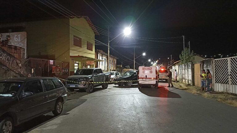 Acidente envolvendo 4 veículos é registrado na Barão do Rio Branco, em João Pinheiro