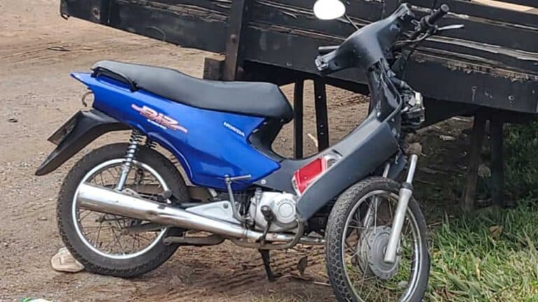 Motociclista vai parar na carroceria de veículo após acidente na BR-040 em Joao Pinheiro