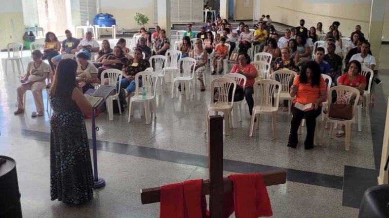 Renovação Carismática realiza encontro com mais de 100 participantes no último fim de semana em João Pinheiro