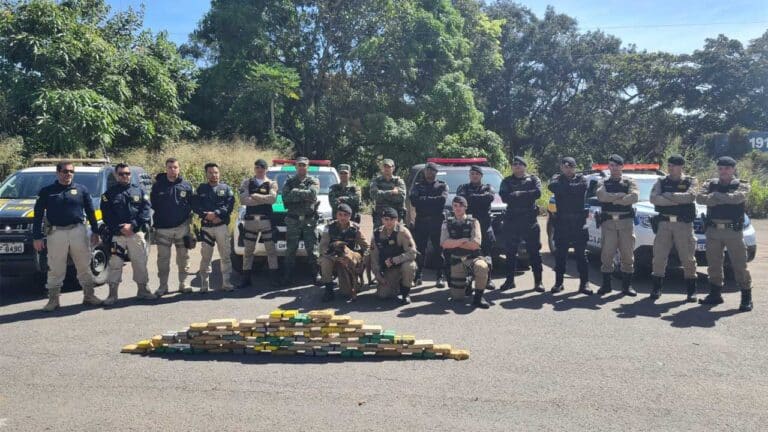 Motorista é preso transportando droga avaliada em mais de R$7 milhões de reais em Patos de Minas