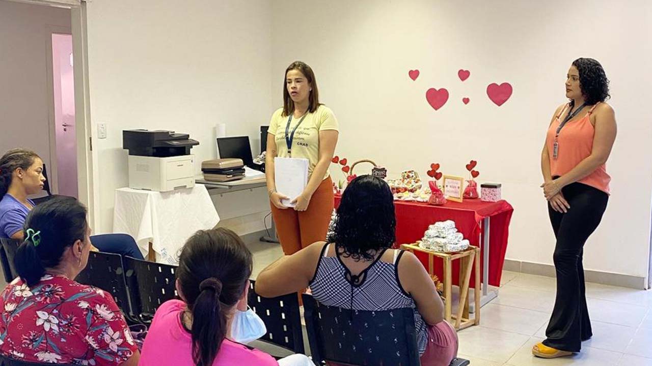 Equipe do CRAS realiza eventos em comemoração ao dia das mães para valorizar a beleza das mulheres pinheirenses