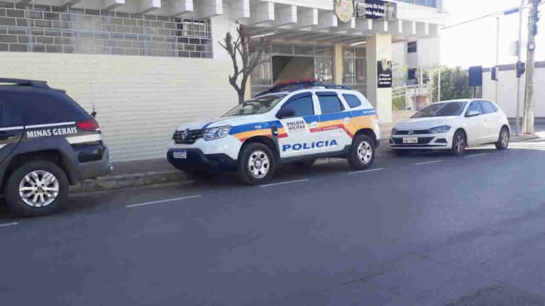 Criminoso invade casa e atira no fogão da mãe de seu inimigo em sinal de ameaça, em João Pinheiro