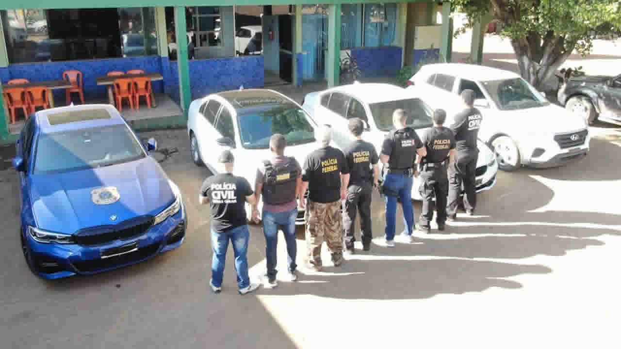 Forças Policiais realizam operação em Brasilândia de Minas e apreendem vários carros de luxo