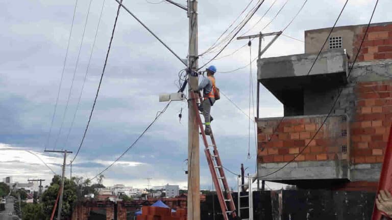 Cemig anuncia corte de energia em várias ruas de bairros na próxima segunda em João Pinheiro; veja quais