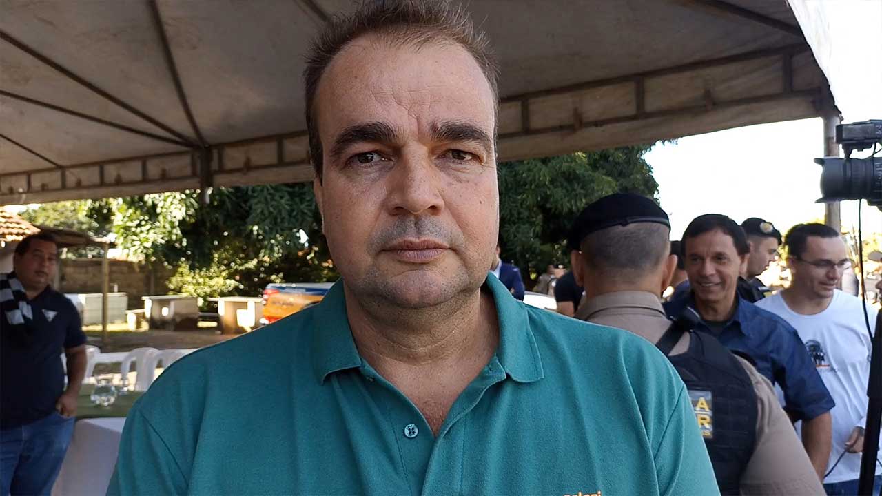 Prefeito Edmar Xavier sofre crise de pressão alta e segue em observação no Hospital Municipal de João Pinheiro