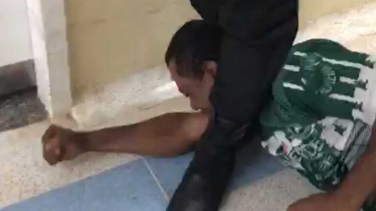 Vigilante do Hospital Municipal de Paracatu é filmado imobilizando paciente no chão após discussão