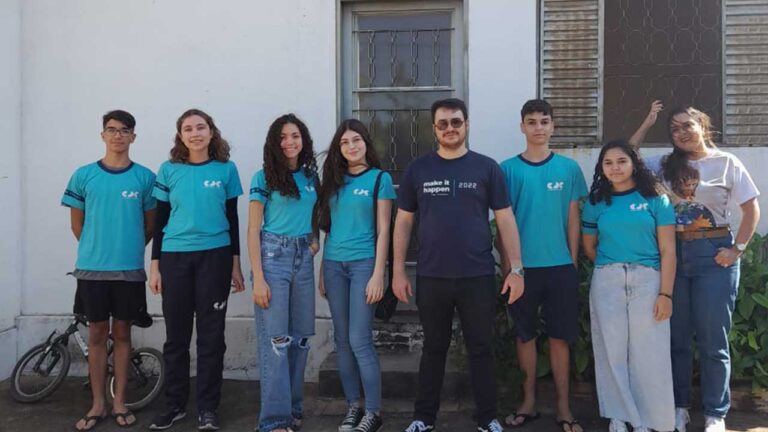 Alunos pinheirenses visitam Casa da Sopa e levam doação suficiente para alimentar mais de 400 pessoas